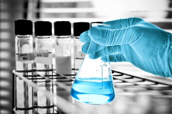 RFID in clinical laboratory analysis